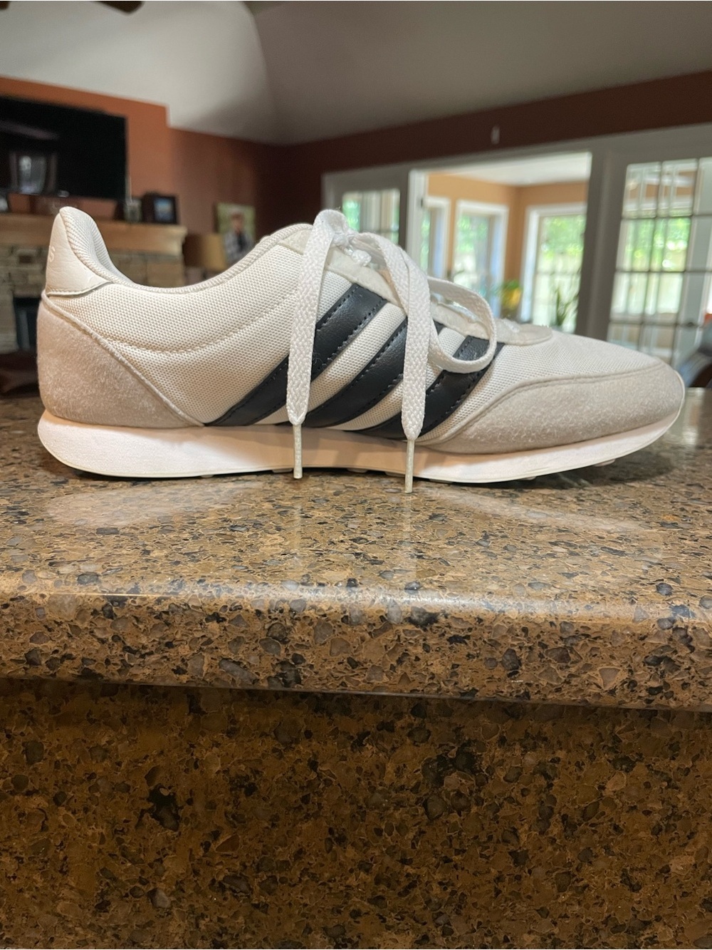 Adidas V Racer 2 Womens Sz 8.5 Crystal White Carbon Black Stripe Fashion Low Top - Picture 8 of 11